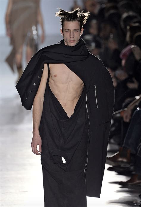 nude mens outfit|Rick Owens Full Frontal Nudity Bares All At Paris Mens Fashion。